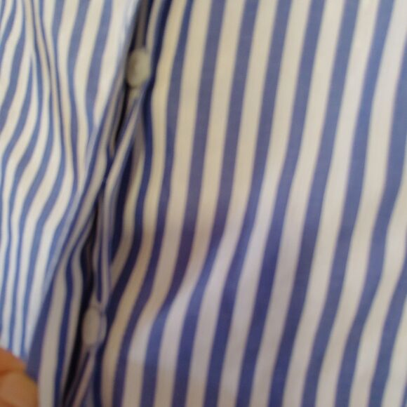 Chico's women's No Iron Blouse Shimmer Striped Long Sleeve Button Up Shirt - Picture 4 of 6